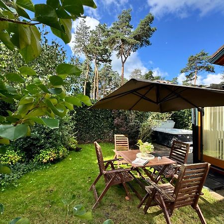 Houten Chalet/Bungalow In Het Bos, Sauna, Jacuzzi Meijel Exterior foto