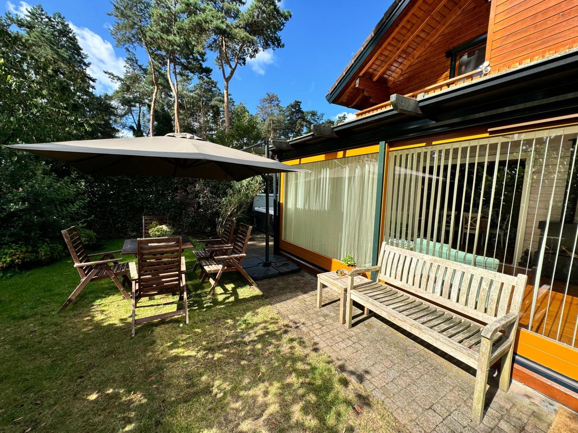 Houten Chalet/Bungalow In Het Bos, Sauna, Jacuzzi Meijel Exterior foto